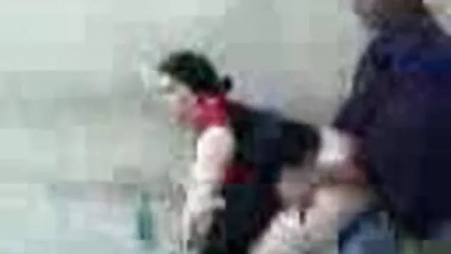 دعارة أي تسجيل تمثال سكس امي مترجم عربي نصفي vs أليس اللسان